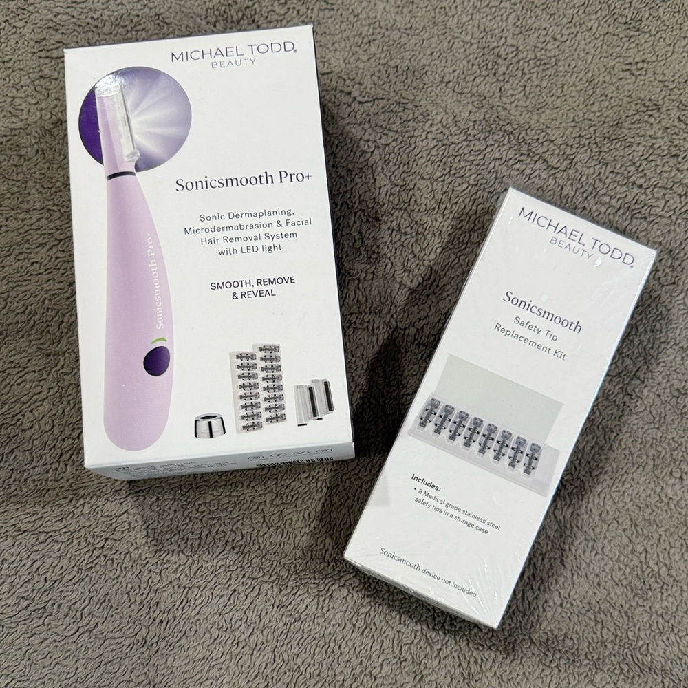 Michael Todd Beauty Sonicsmooth Pro+ and 8 blades.